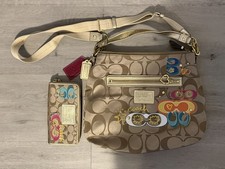 Coach Beige Shoulder Bag Colorful Appliques Logo Red Lining with Matching Wallet