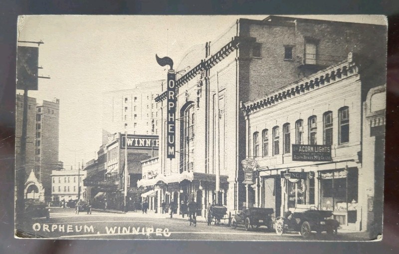 Orpheum, Winnipeg, Manitoba, CAN - 1907-15, Rough Edges, Folds