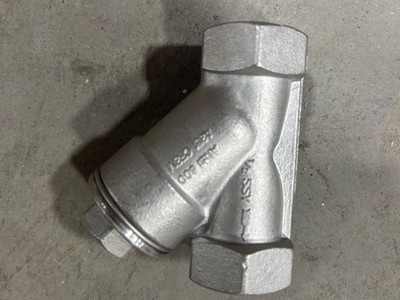 SPIRAX SARCO 1/2'' NPT ANSI 600 Y-Strainer CF3M Stainless Steel w/ 1/4'' Blow-Off