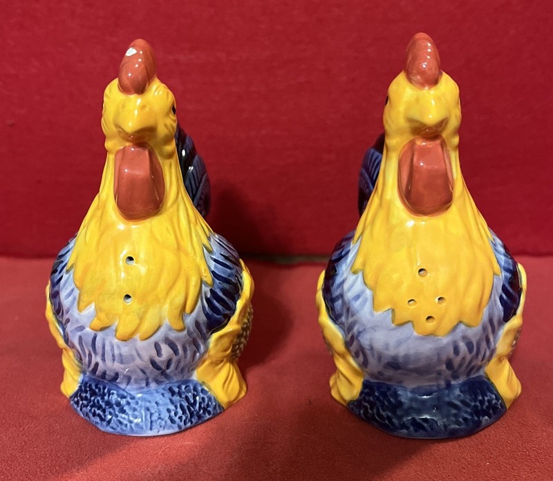 Vintage Primitive Salt & Pepper Shakers Rooster Cobalt Blue In The Sunflower.