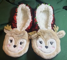 Wondershop Reindeer Slipper Socks Women  s M 7-8 Red Gold Plush Sherpa Lined