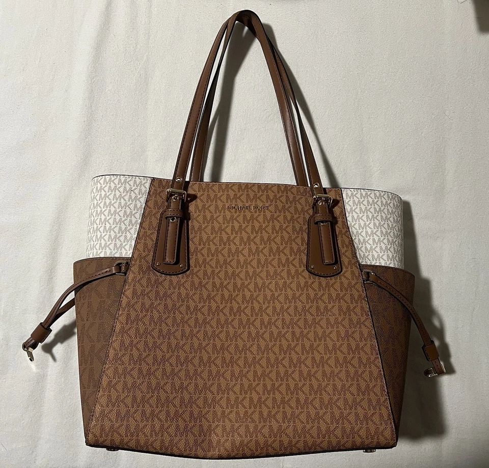 Bolso de Mano Voyager East West Signature Logo Bloque de Color Foto 4 de 4