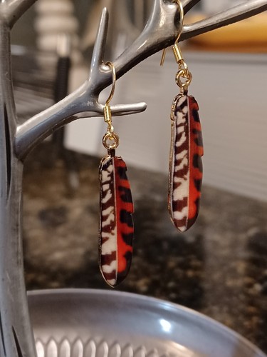 Feather Earrings. 1 Pair Orange Mix, 1 Pair Red Mix. 18K Gold Plated Hooks. - Picture 4 of 4
