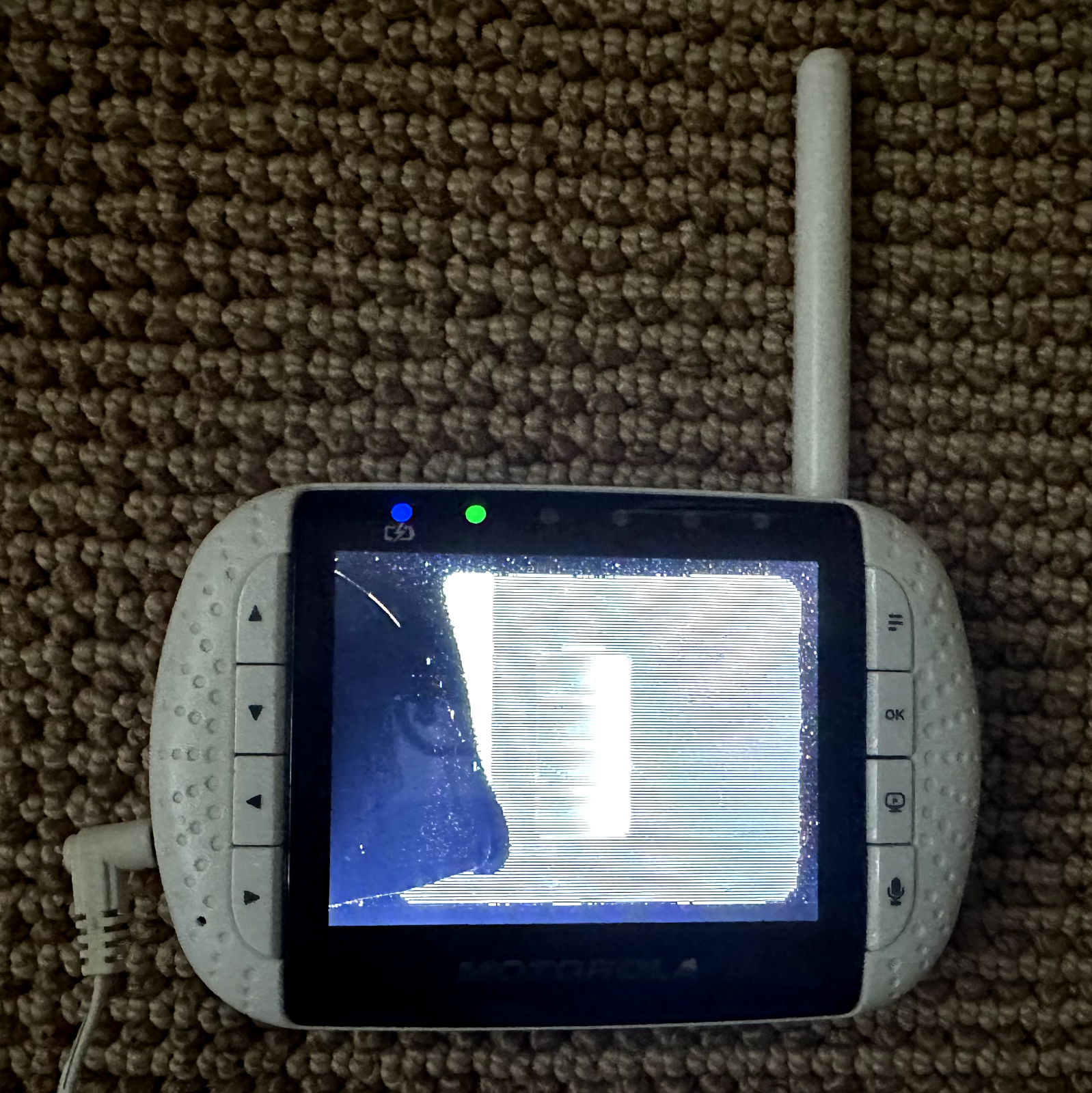Motorola Baby Monitor MBP 36 PU w/AC Adapter MLJ5W060050P-U -Screen Pixel Damage-image