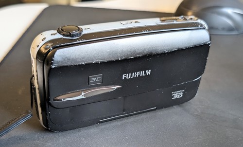 Fujifilm FinePix Real 3D W3 Digital Camera - Pocket-sized 3D with optical zoom! - Afbeelding 8 van 8