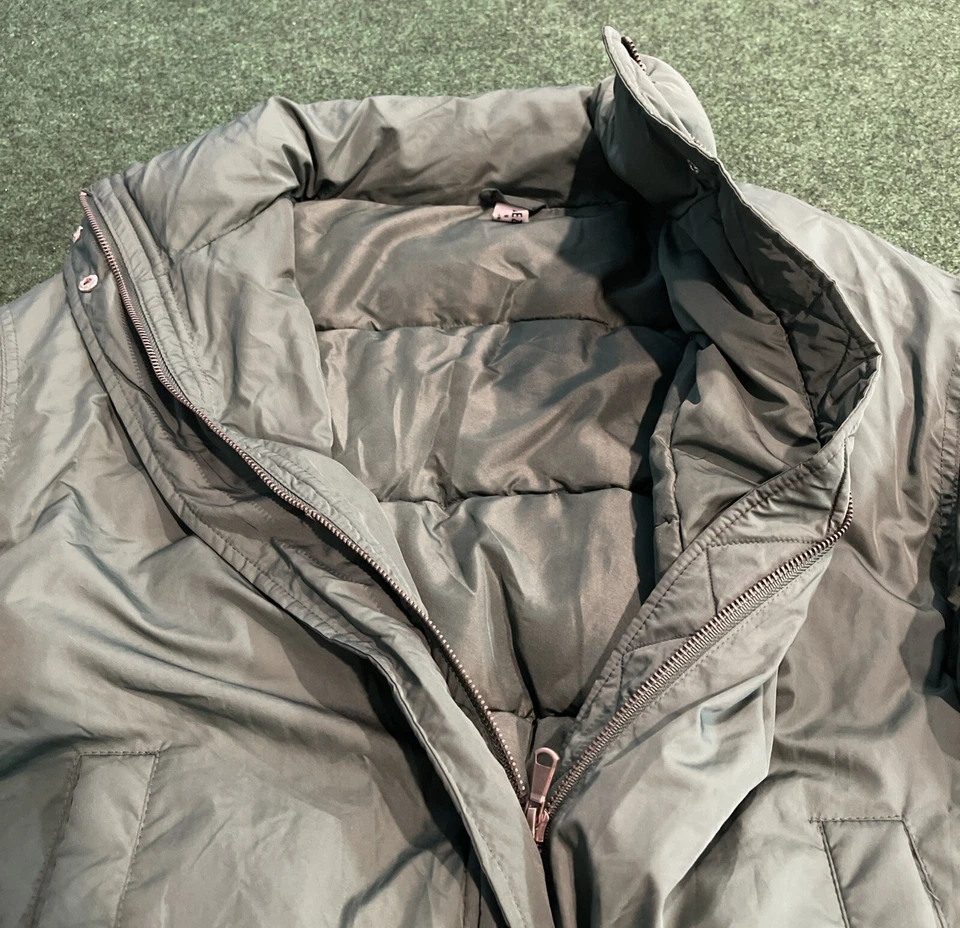 Jaqueta acolchoada verde duplo zero feminina tamanho P/M - Imagem 4 de 4