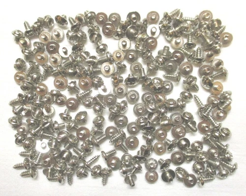 Lotto stock di viti metalliche miste per assemblare computer PC. 225 pezzi.
