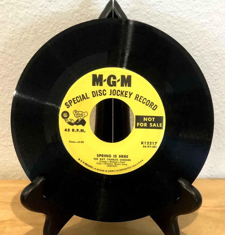 VINTAGE 1955 MGM PROMO RAY CHARLES SINGERS "SPRING IS HERE" 45 RPM RECORD - Image 2 of 4