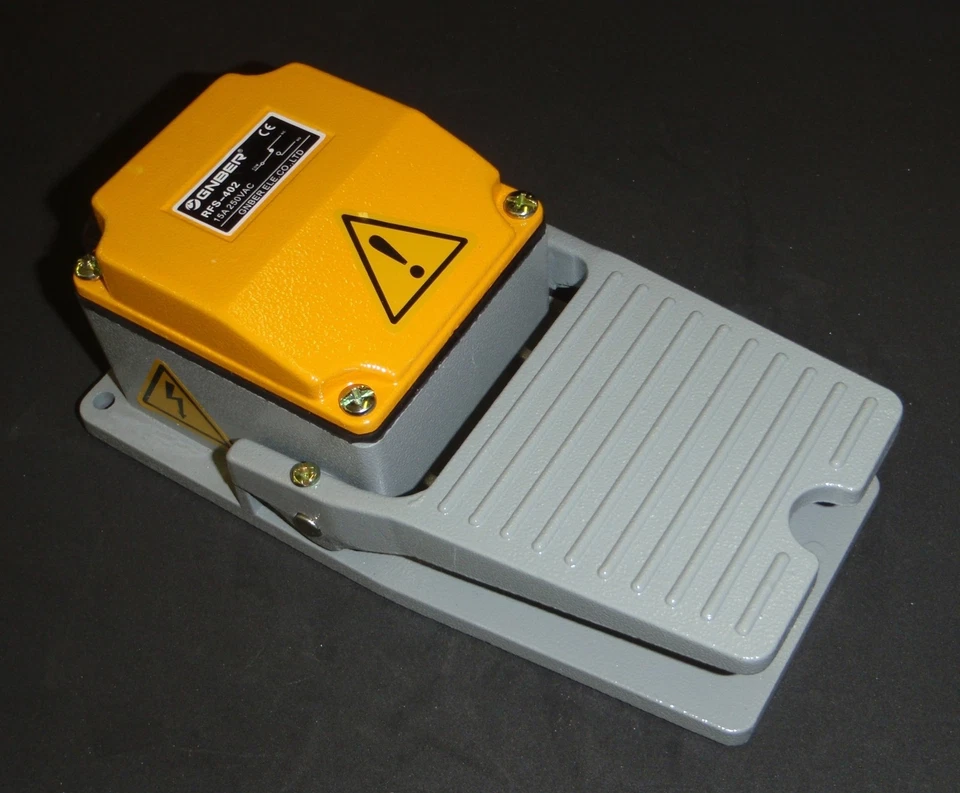 INTERRUPTOR DE PIE DE SEGURIDAD MOMENTÁNEO 15A 250VAC CLASIFICACIÓN SPDT RFS-402 Resistente Foto 3 de 3