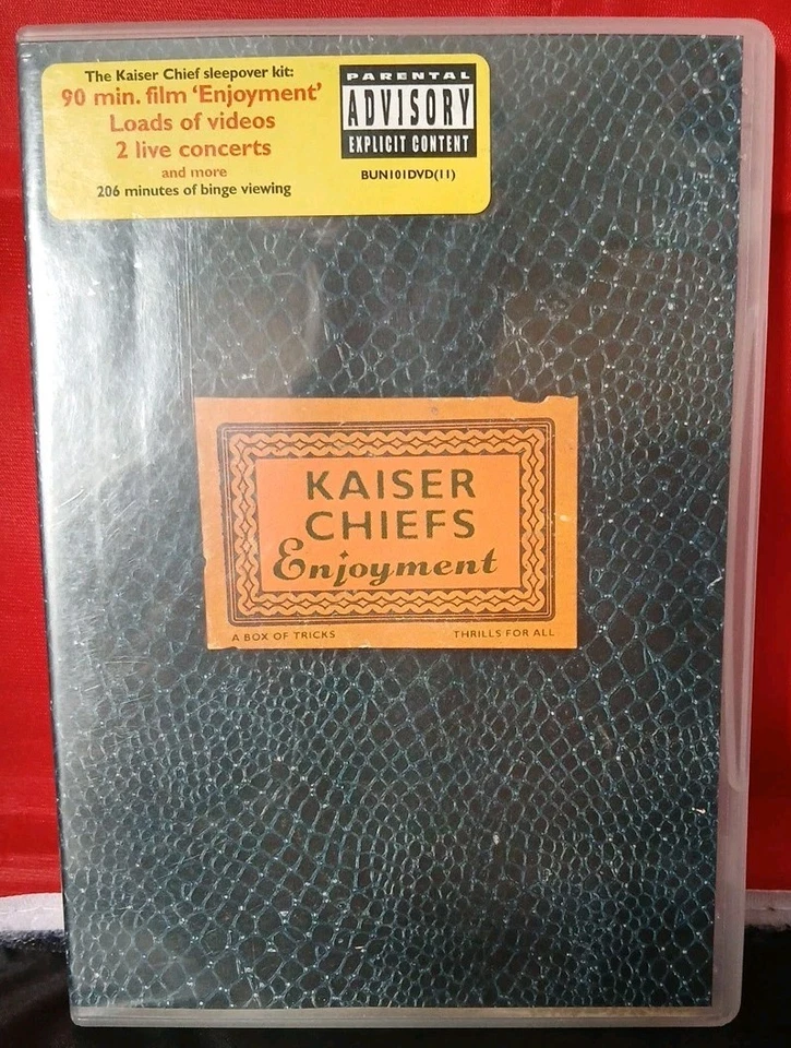 Kaiser Chiefs CD & DVD Set. Signed I Predict A Riot Foto 3 de 4