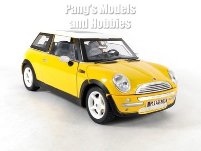 2001 Mini Cooper 1/18 Scale Diecast Model Car - YELLOW