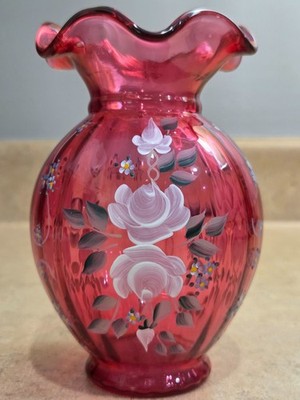 Fenton 2003 Charleton Roses on Country Cranberry Glass 5.5 Ribbed Vase Signed.