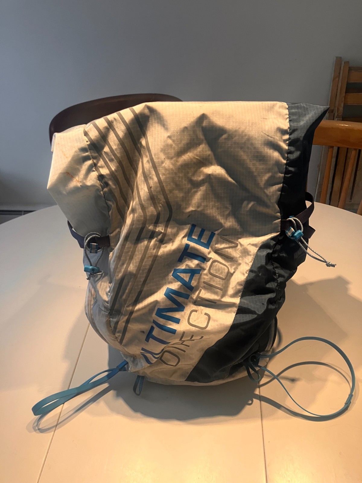 Mochila ligera con tapa enrollable Ultimate Direction. Chaleco Glaciar Skimo, S/M