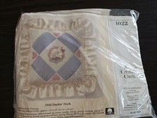 The Creative Circle 'Darlin Duck' Quilt Pillow Kit Ruffle No 1022, VTG 1989