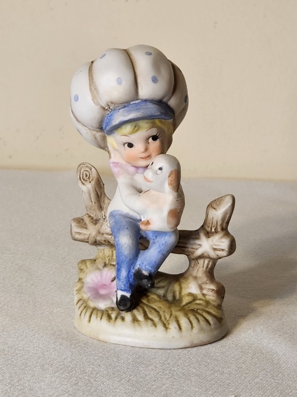 Vintage Crown Royal Bonnet Girl Figurine With Puppy Mid-century Japan 