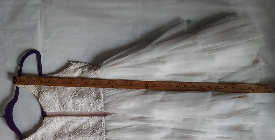 Vestido Princesa Americana Tul Talla 7 Estrás Imitación Perla Bordado en Niveles  Foto 4 de 4