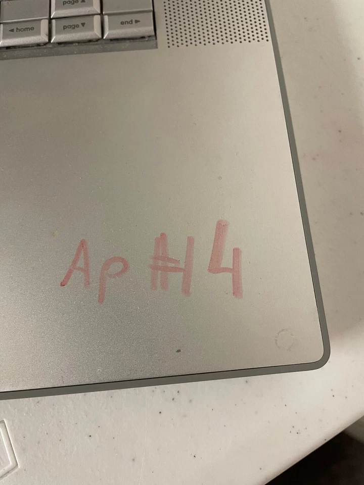 Apple MacBook Pro A1226 Intel Core 2 DuoT7700 2.4 GHz 2GB NO HDD AP#14 - Image 2 of 4