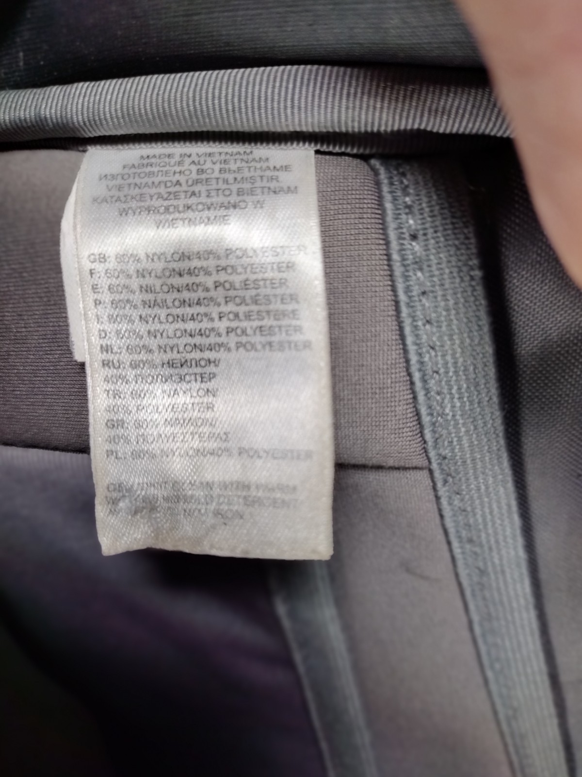 THE NORTH FACE BACKPACK RECON PADDED LAPTOP BACKPACK BLACK & RED GREAT CONDITION thumbnail 22