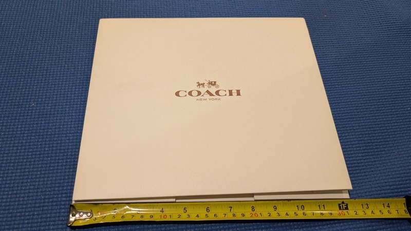 NEW 1  white Medium Coach Gift Box   10.5 x12.5 x4.5
