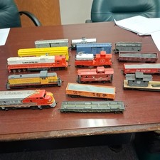 HO Scale A.H.M. Vintage UNION PACIFIC 1295 Diesel Locomotive Untested