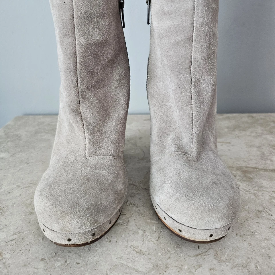 Женские замшевые сапоги на платформе Joie размер 8,5 серые на деревянном каблуке с заклепками - Изображение 4 из 4