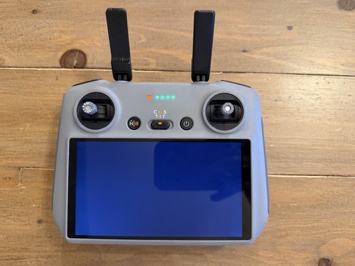 DJI RC 2 RC331 Controller- SCREEN GOES BLACK- FOR PARTS/REPAIR- READ DESCRIP...