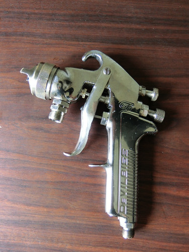 DeVilbiss GTI GTI-520P-1.4A0 High Efficiency Pressure Feed Gun - No Paint Inside