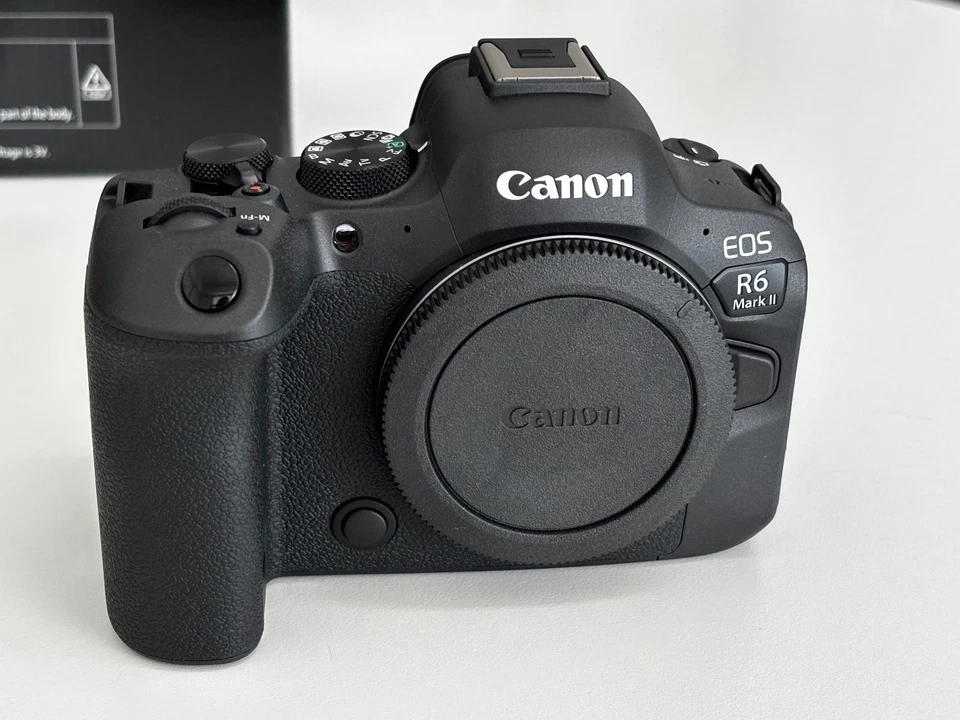 Canon EOS R6 Mark II 24.2 MP Digital Camera- Black (Body Only) - Image 2 of 4