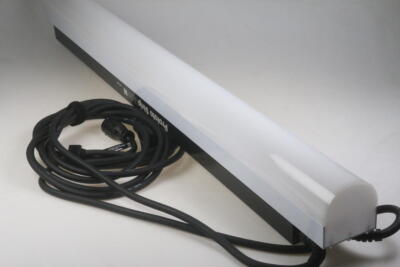 PROFOTO 100736 / 100743 Strip Light Medum 120V & Barn Door M