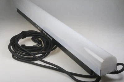 PROFOTO 100736 / 100743 Strip Light Medum 120V & Barn Door M - Bild 1 von 4