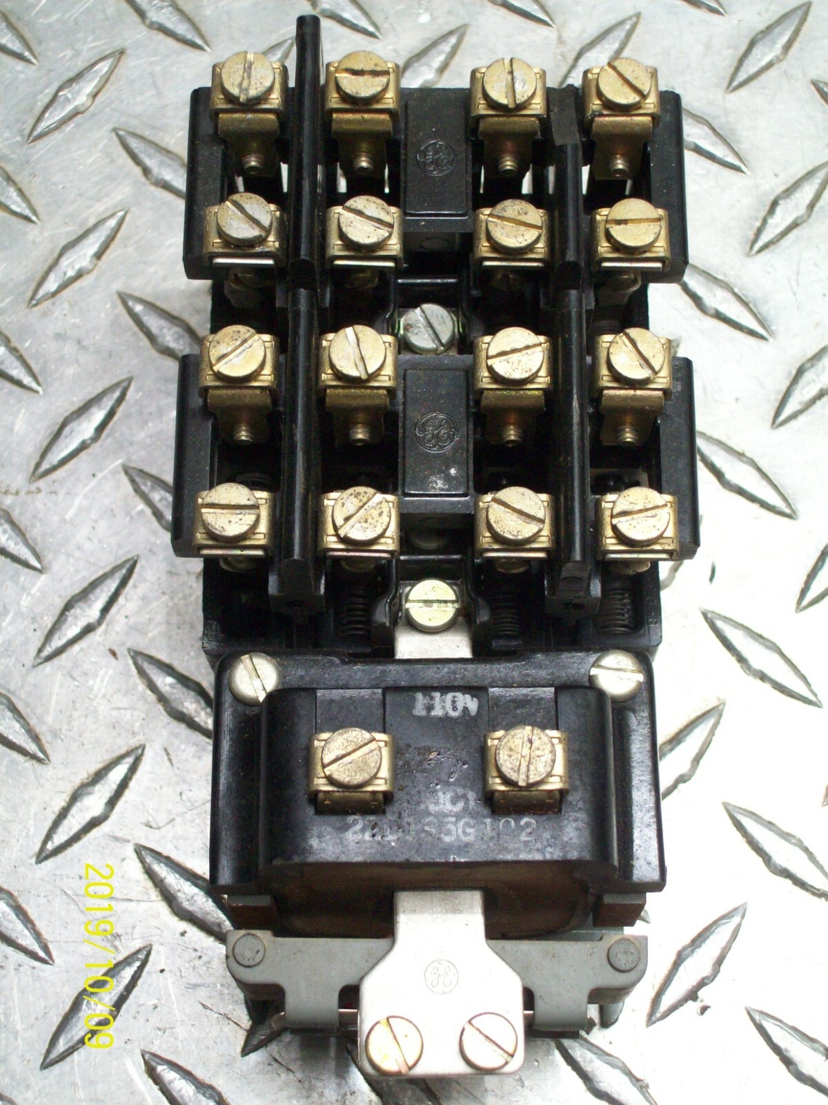 GE CR2810A14AG MACHINE TOOL RELAY 110V COIL