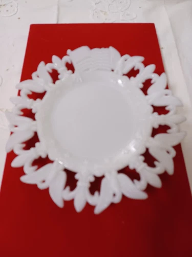 VTG White Milk Glass American Flag Eagle Bird Fleur De Lis 7 3/8” Plate