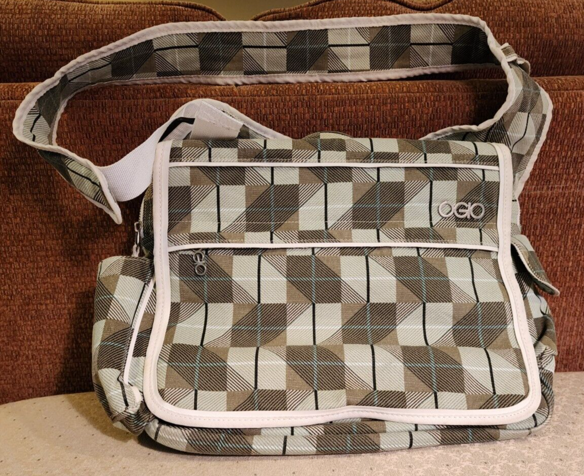 OGIO Road Trip Tablet Laptop Messenger Crossbody Travel Bag  display picture 2