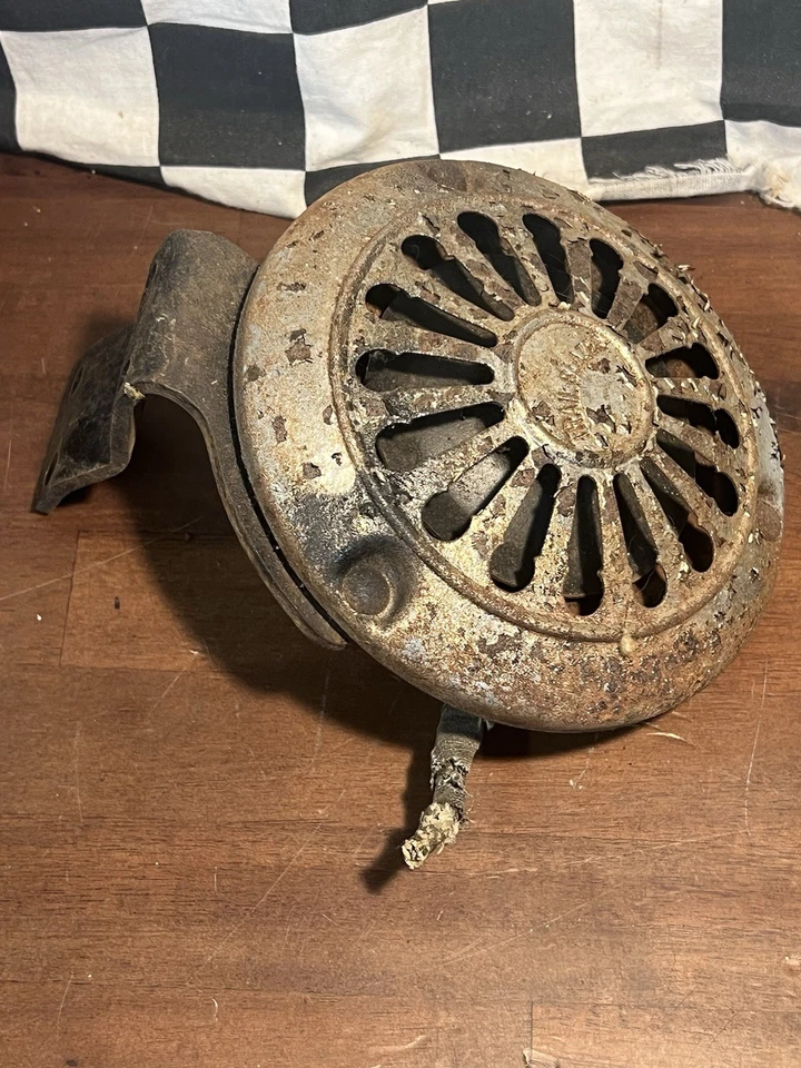 Vintage 30’s 40’s Car Truck Harley Motorcycle 6v Accessory Trail Blazer Horn - Image 4 of 4