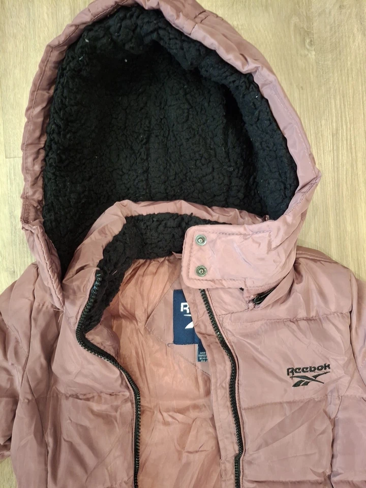 Chaqueta acolchada Reebok para niñas talla 6x rosa polvorienta Sherpa capucha atlética  Foto 3 de 4