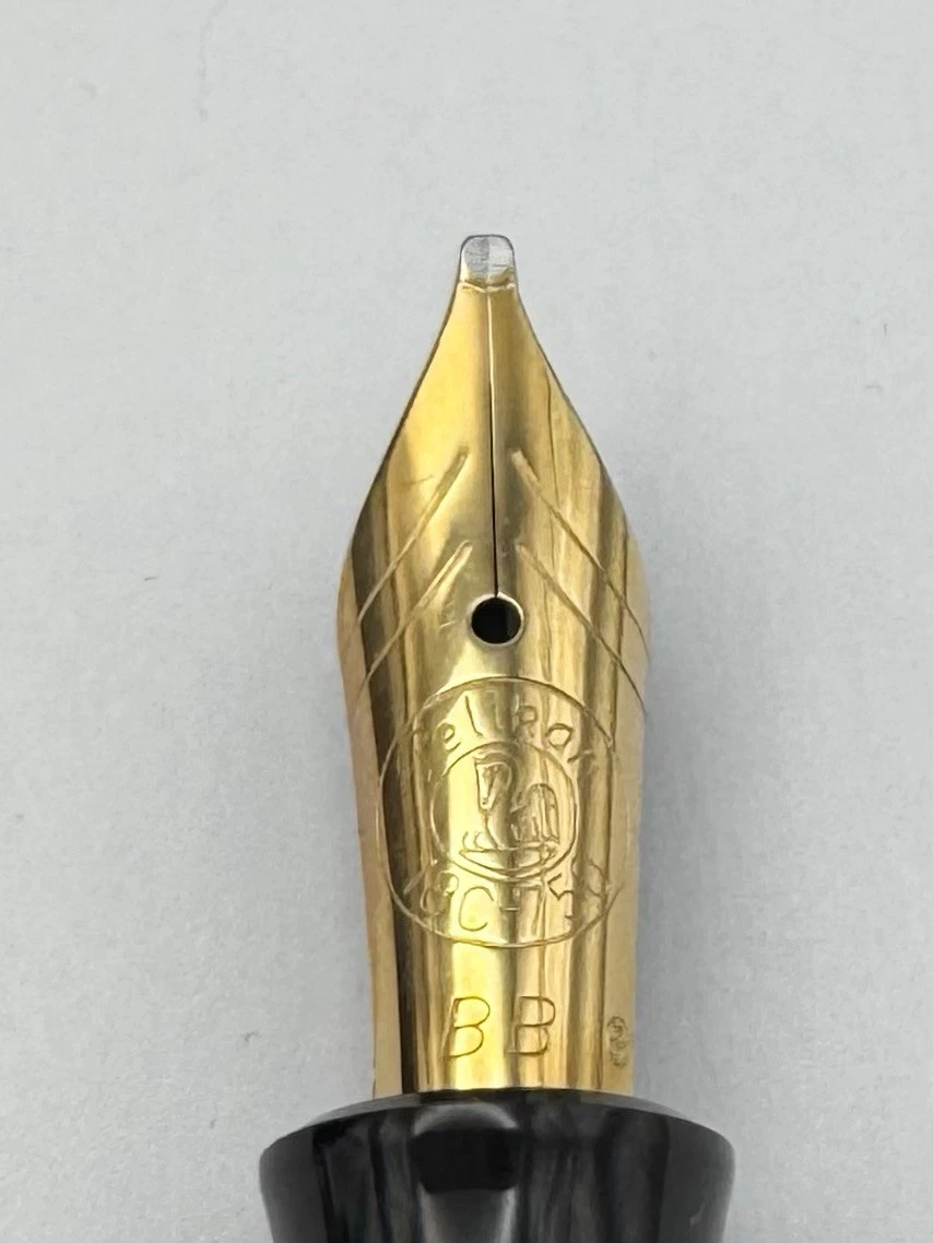 Pelikan M700 Toledo Fountain Pen, Gold inlay, Numbered Edition 18K Gold Nib BB