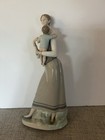 New ListingLladro #4710 Mother Holding Baby Motherhood Porcelain Figurine glossy