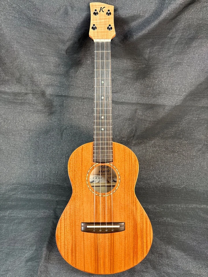Redwood and Maple Tenor ukulele, includes case and free shipping - Image 3 of 4