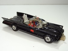 Corgi 267 BATMAN BATMOBILE USA REEVES ISSUE WITH CLEAR SCREENS (386)