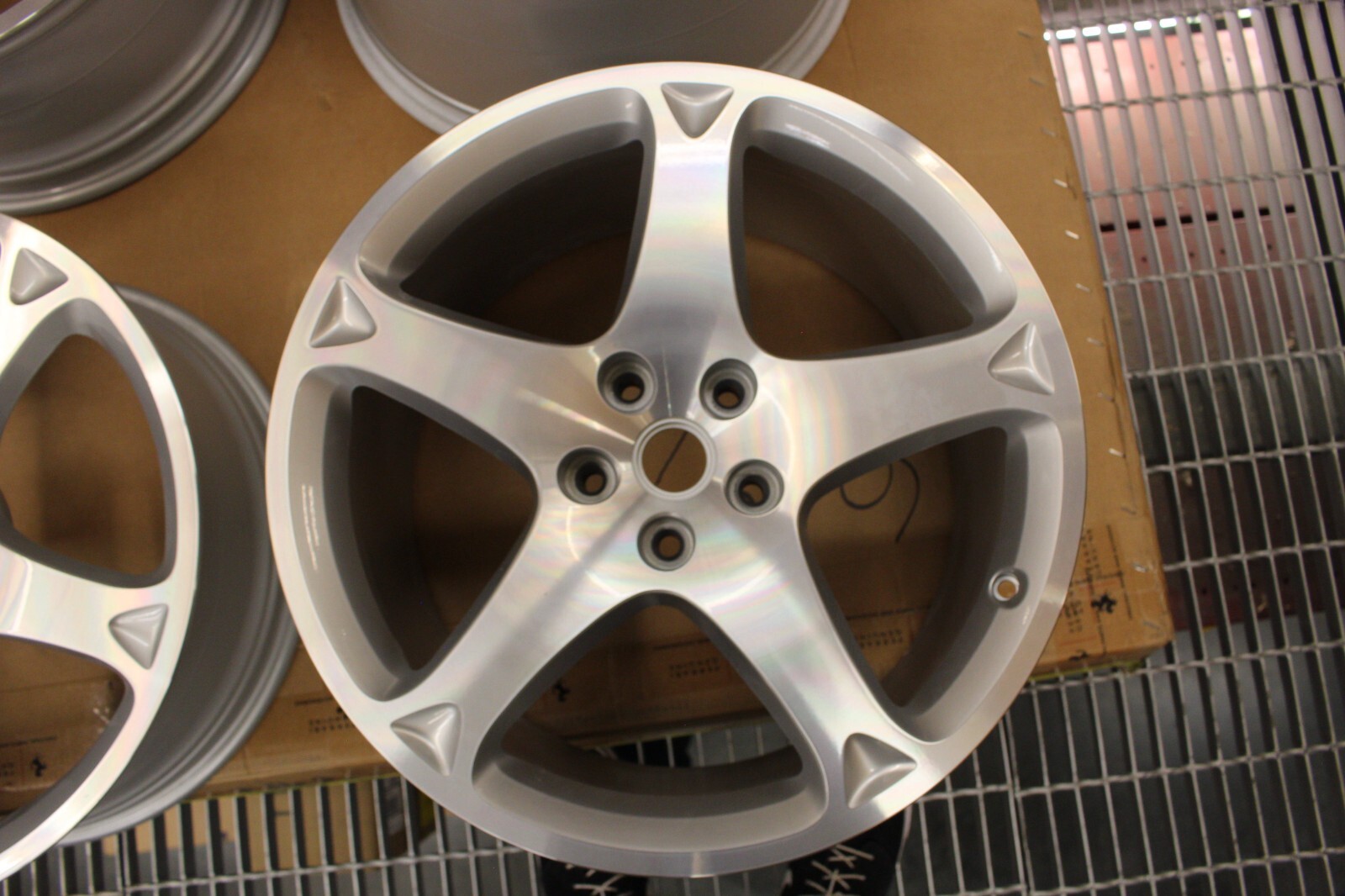 Ferrari OEM Speedline 19x8J/10J 5x114.3 44/52.5 California wheel set new in box