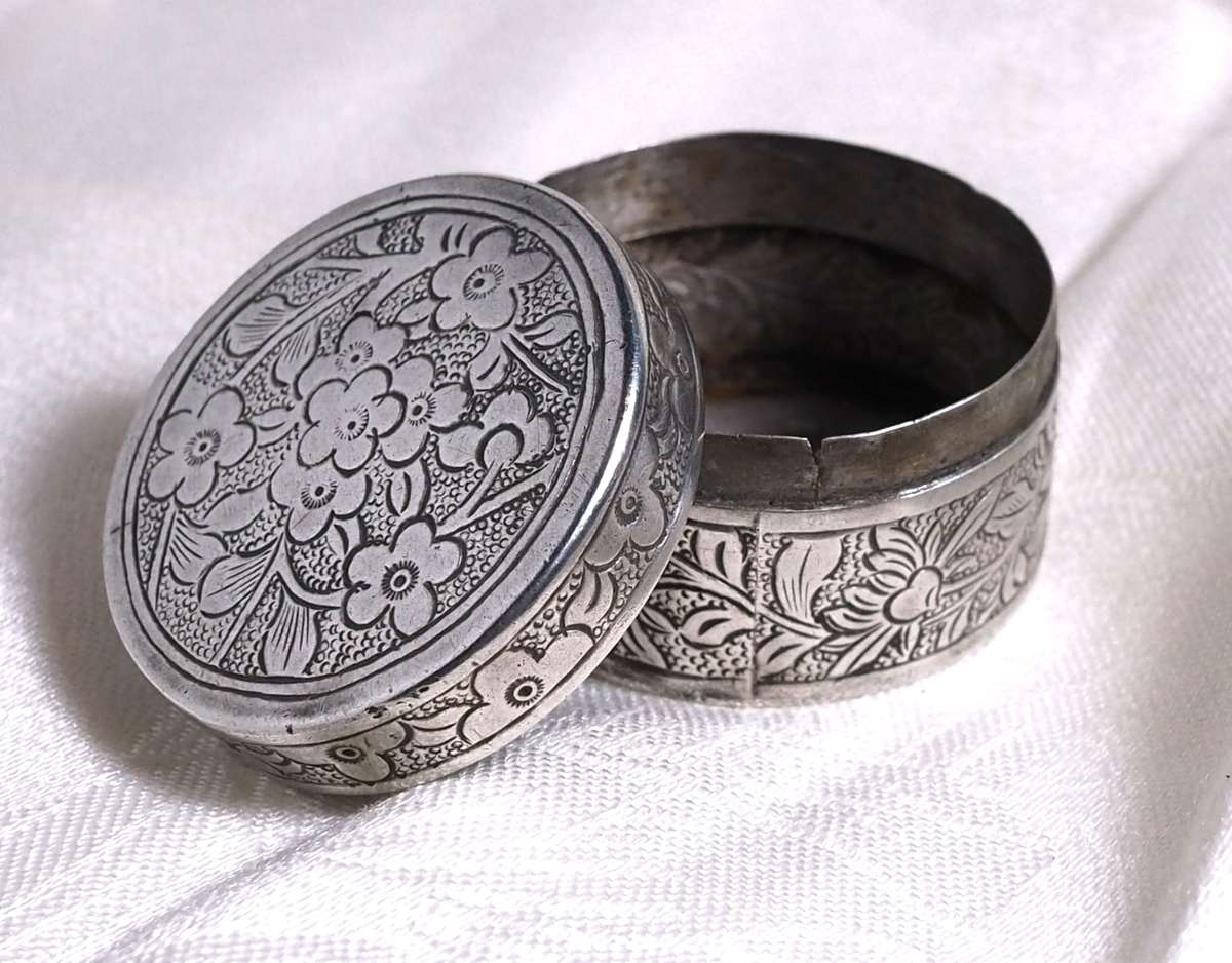 彫刻・オブジェ Vintage London Hallmark 1984 Pill Box 彫刻・オブジェ Vintage London Hallmark 1984 Pill Box Vintage