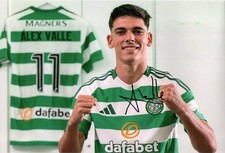 Alex Valle, Glasgow Celtic, Barcelona, signed 12x8 inch photo. COA. Proof.