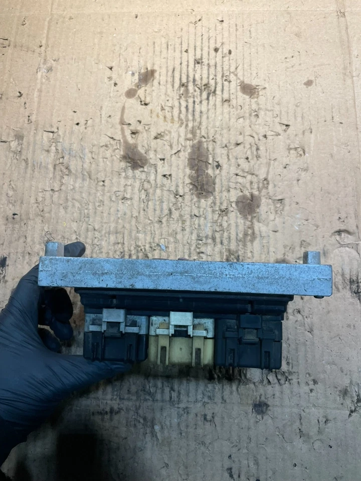 1999 Dodge Durango 5.2L módulo de computador motor ECU PCM ECM V2077 DG - Imagem 2 de 4