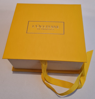 L'Occitane En Provence leere Geschenkbox - gelbe Box und Band, weißes Taschentuch. Sehr guter Zustand