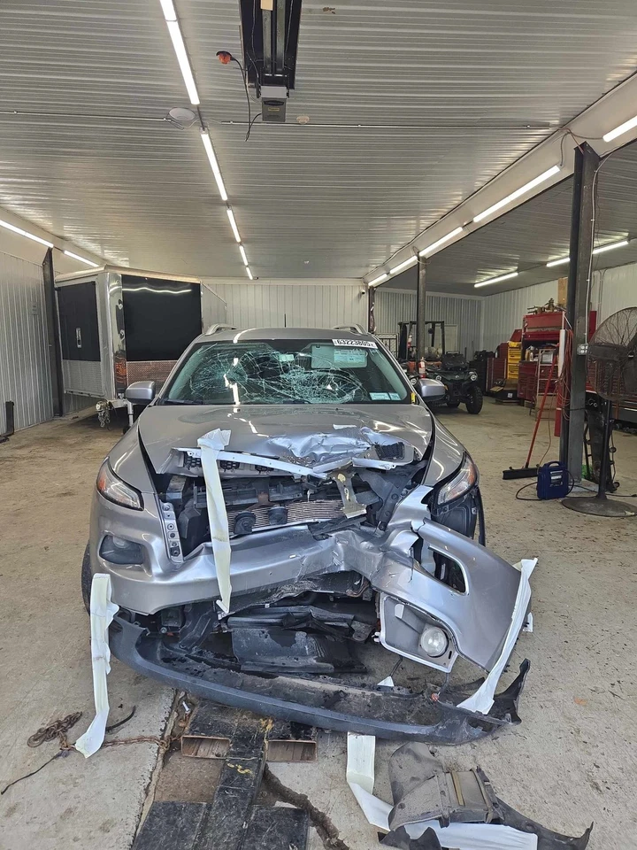 Used Front Right Door Window Regulator Front fits: 2015 Jeep Cherokee Front Righ — 第 3/4 张图片