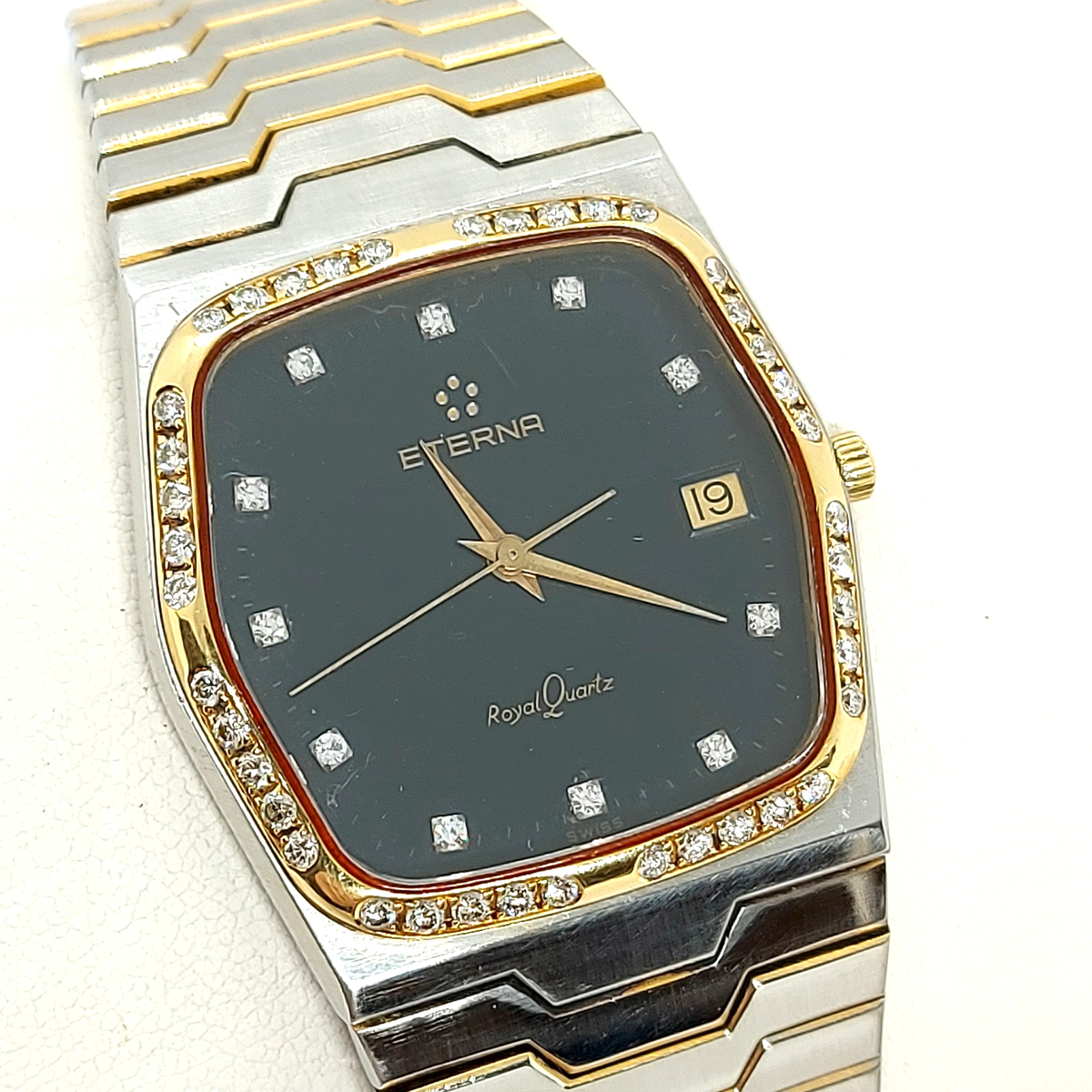 Vintage ETERNA Royal Quartz Diamond 18K Gold Bezel