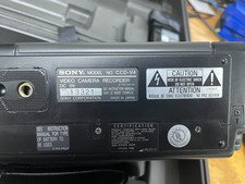 Sony CCD-V4 Video 8 Video Camera Recorder set and Case, Tested and working.