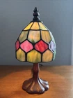 Vintage 1997 Tiffany Style Small Accent Desk Lamp Stained Glass Shade 9.5”H