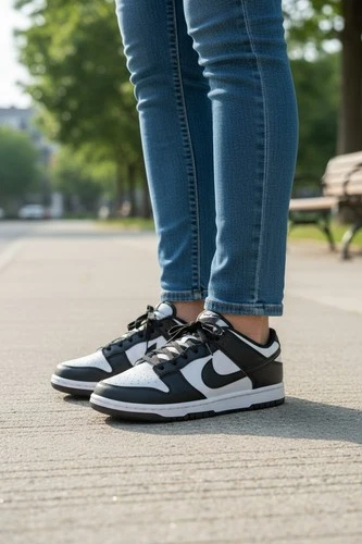 Nike Dunk Low Sneaker Damen Sneaker Freizeitschuh Weiß / Schwarz