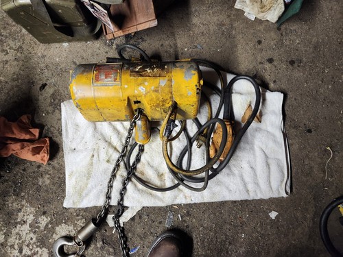 Ingersoll Rand Motorized Electric Chain Hoist  1 Ton 1/2 HP Model H 2762 Gantry